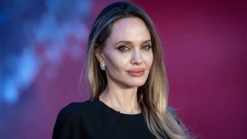 أنجلينا جولي تبحث عن ملاذ آمن خارج أميركا