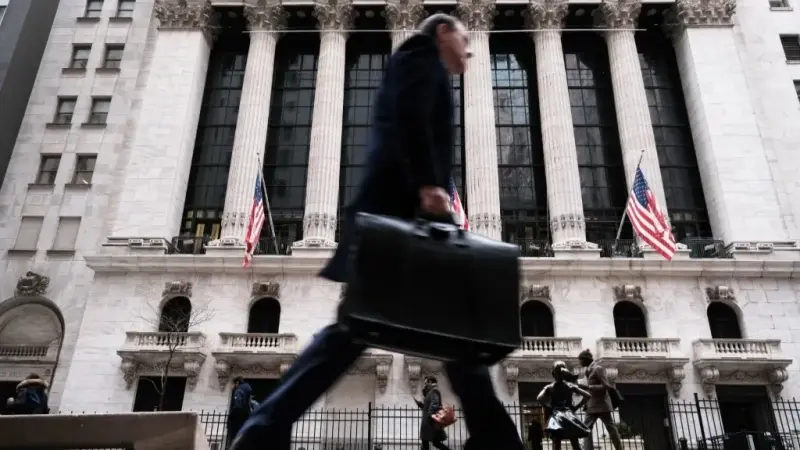 بعد أزمة سيليكون فالي.. بنك أميركي آخر على وشك الانهيار