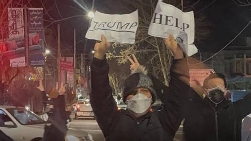 إيران تحت الضغط.. المحتجون يستنجدون بترامب وماسك 