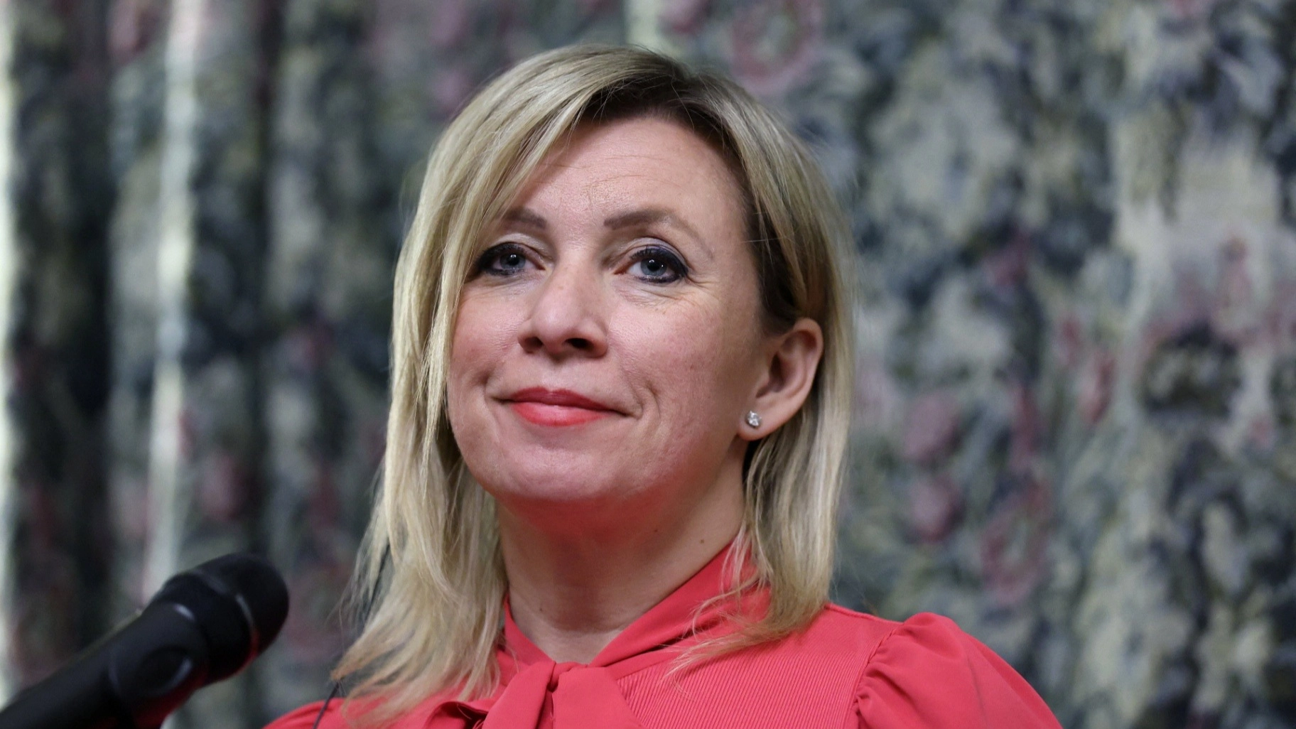 الخارجية الروسية ساخرة: أوروبا تنسى القرم وتخشى غرينلاند 