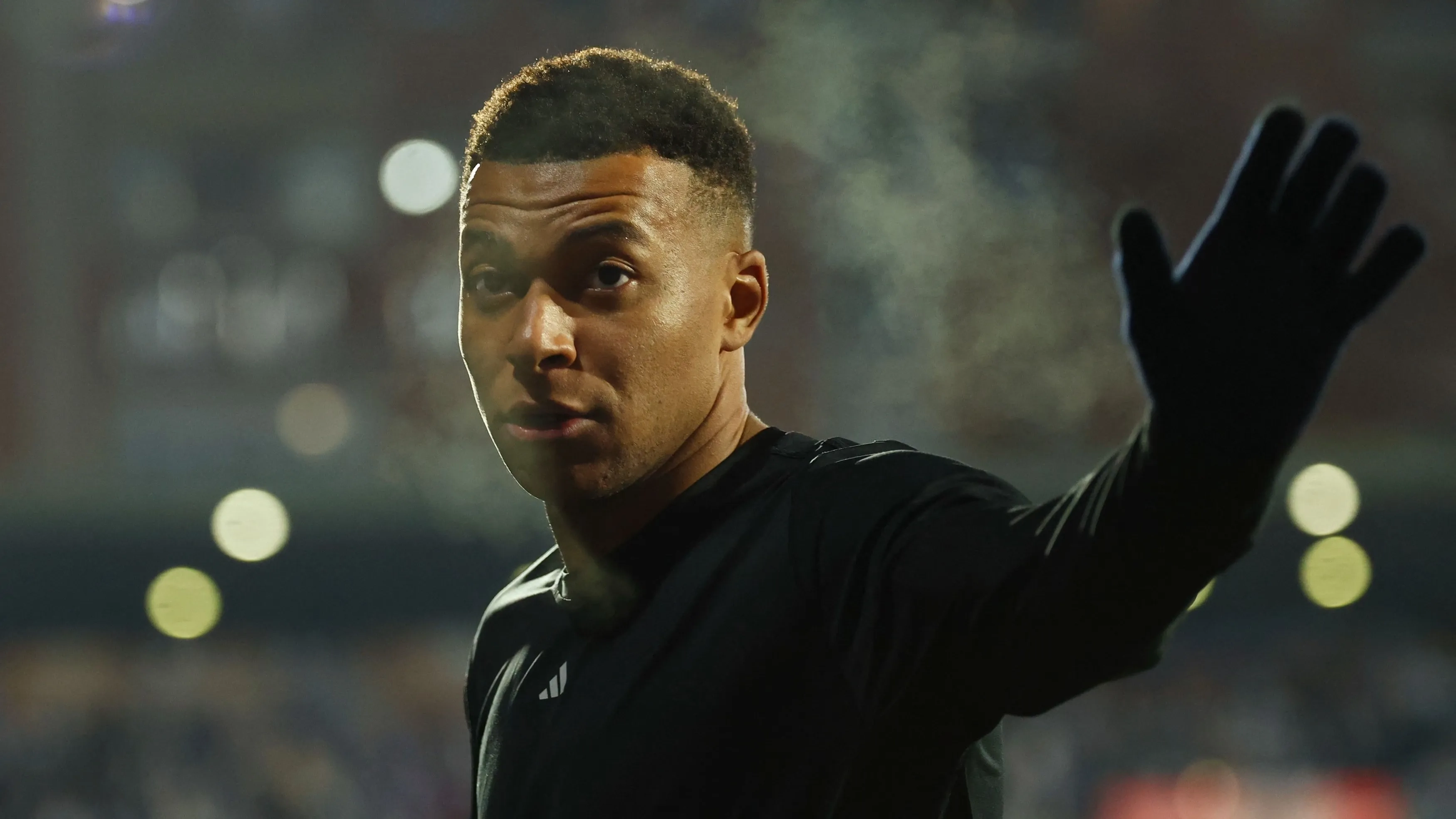 كيليان مبابي يقترب من معادلة رقم كريستيانو رونالدو الاستثنائي 