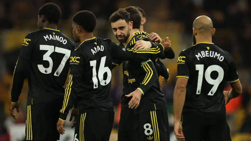 القنوات الناقلة لمباراة مانشستر يونايتد ضد نيوكاسل اليوم في الدوري الإنجليزي مع الموعد