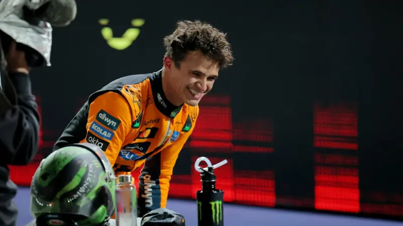 نوريس ينطلق أولا في سباق لاس فيغاس وبياستري خامسا