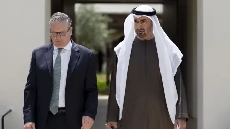 related_news_inside_blogsرئيس دولة الإمارات يستقبل رئيس وزراء بريطانيا ويبحث معه علاقات التعاون والتطورات الإقليمية