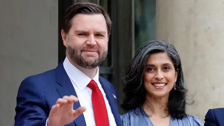 فانس في غرينلاند.. هل يحقّق طموح ترامب؟