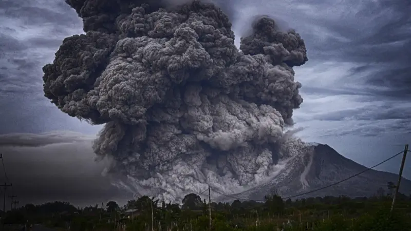 فيديو - مشاهد مرعبة.. 3 ثورات بركانية في الفلبين