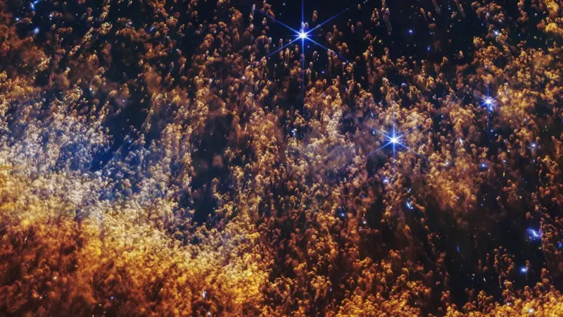 فيديو - نجم يحتضر.. "جيمس ويب" يلتقط تفاعلا غامضا في الكون