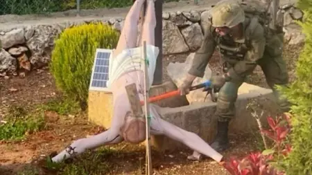 related_news_inside_blogsفيديو - اليونيفل تستبدل تمثال المسيح الذي حطمه جندي إسرائيلي في لبنان