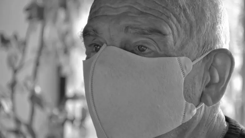 هل الإصابة بكورونا تسبب الشيخوخة؟