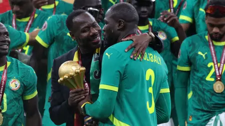 related_news_inside_blogsفيديو - السنغال تقدّم كأس أمم إفريقيا أمام الجماهير رغم تجريدها من اللقب