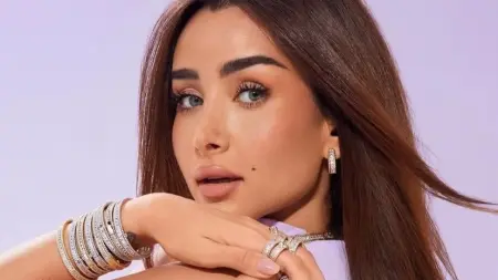 صور - هنا الزاهد تخطف الأنظار بإطلالة ساحرة