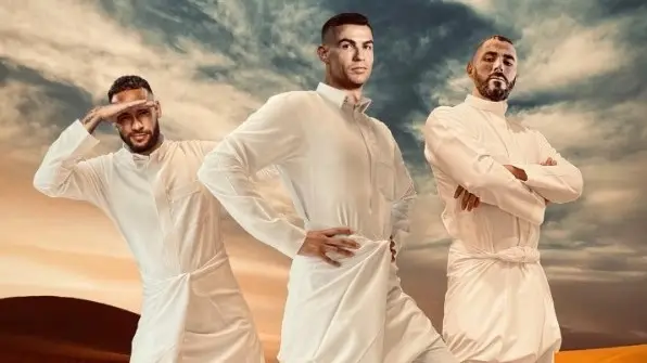 صورة لنجوم كرة القدم بالزيّ السعوديّ.. إليكم تفاصيلها