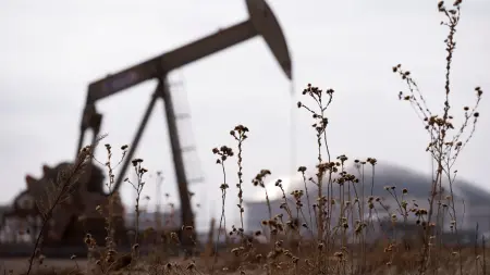 related_news_inside_blogsأسعار النفط اليوم.. التقلبات مستمرة بين تهدئة محتملة ومخاطر الإمدادات