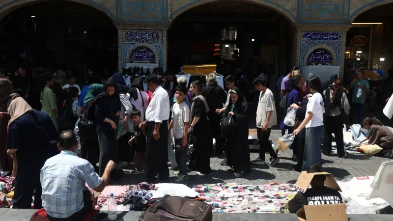 التضخم ينهش إيران.. تدهور الأوضاع الاقتصادية مع استمرار الحرب