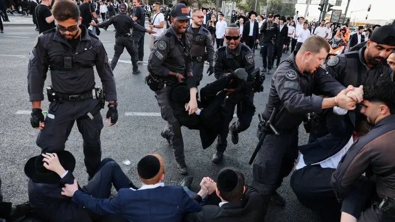 الجيش الإسرائيلي يوقف 40 من الحريديم في مطار بن غوريون