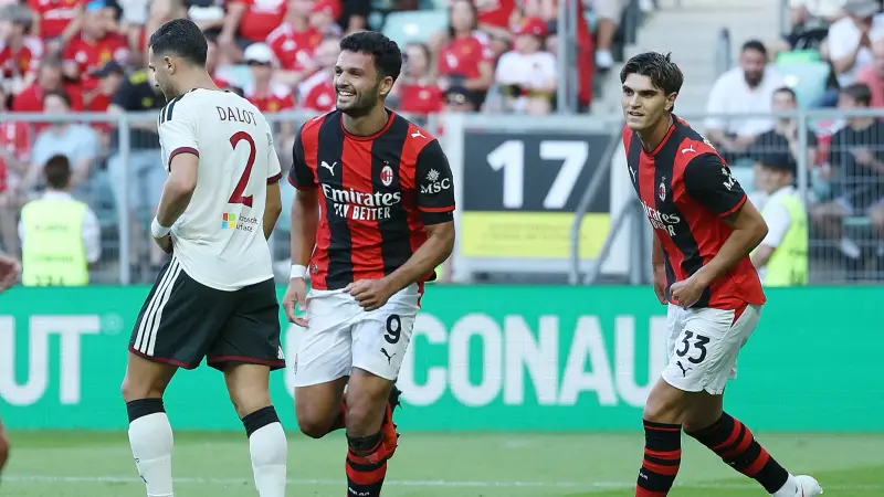 المباريات الودية - ميلان يقلب الطاولة على مانشستر يونايتد في أمسية عودة راشفورد ورد اعتبار أموريم