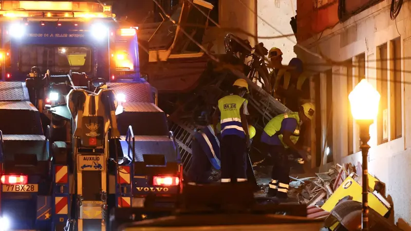 كارثة أودت بحياة العشرات.. هذه هوية ضحايا حادث ترام لشبونة