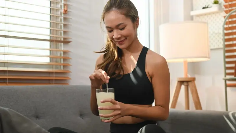 ماء الكولاجين.. هل يفيد للبشرة؟