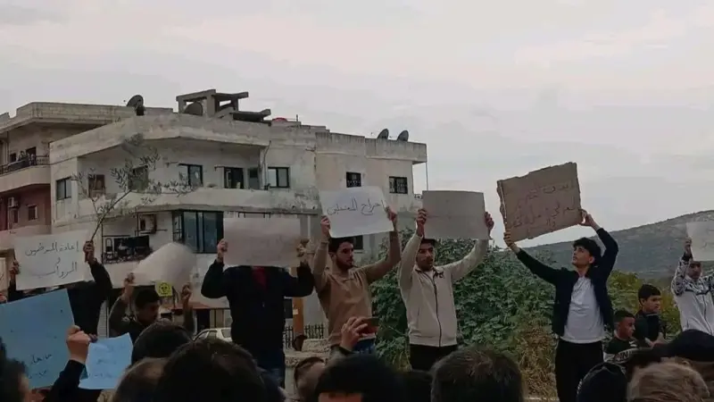 "قسد" تعلّق على تظاهرات الساحل السوري