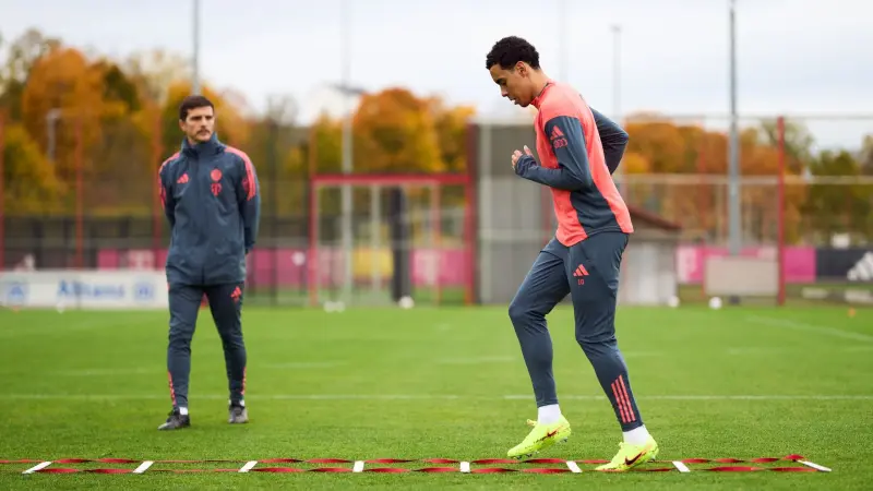 بايرن ميونخ يستعيد موسيالا لمواصلة الصدارة