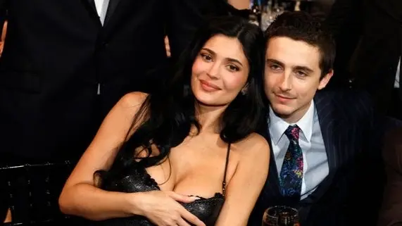 فيديو - تيموثي شالامي يقترب من الأوسكار.. وهذا ما قاله لكايلي جينر