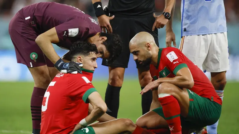 الركراكي في ورطة.. لعنة الإصابات تضرب "الأسود" قبل أسابيع من الكان