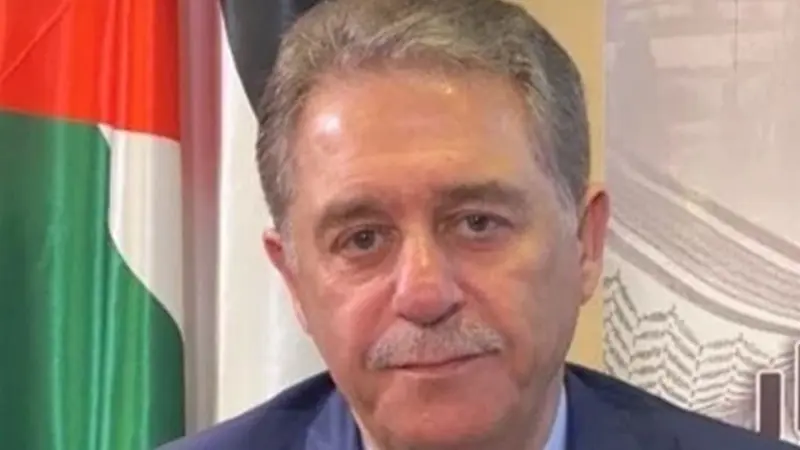 هذا سبب توقيف أشرف دبور السفير الفلسطيني السابق في مطار بيروت
