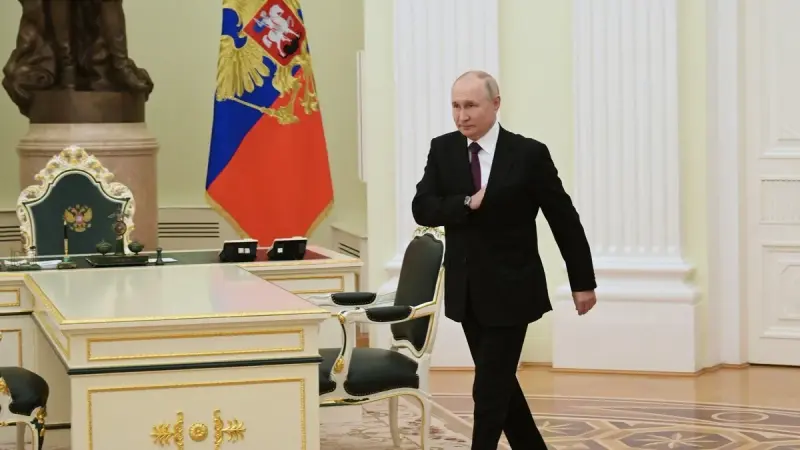 فيديو - "الشايب" يظهر بجانب بوتين.. هل تعود فاغنر إلى أوكرانيا؟