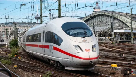 related_news_inside_blogsلحظات رعب في قطار بألمانيا.. تفجيرات وإصابات والركاب يحاصرون المهاجم