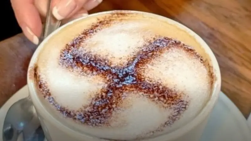 فصل موظف بعد تقديم "كابتشينو" بصليب معقوف ليهودي بلندن