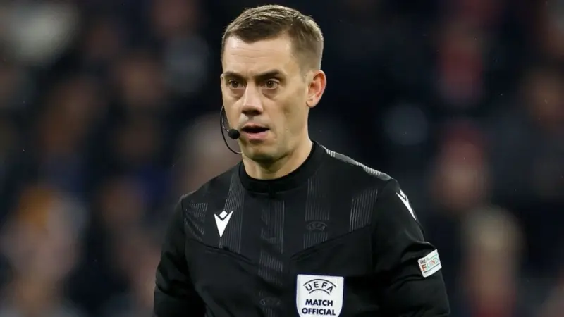 من هو كليمان توربان المرشح لإدارة "كلاسيكو الأرض" بين الهلال والاتحاد؟