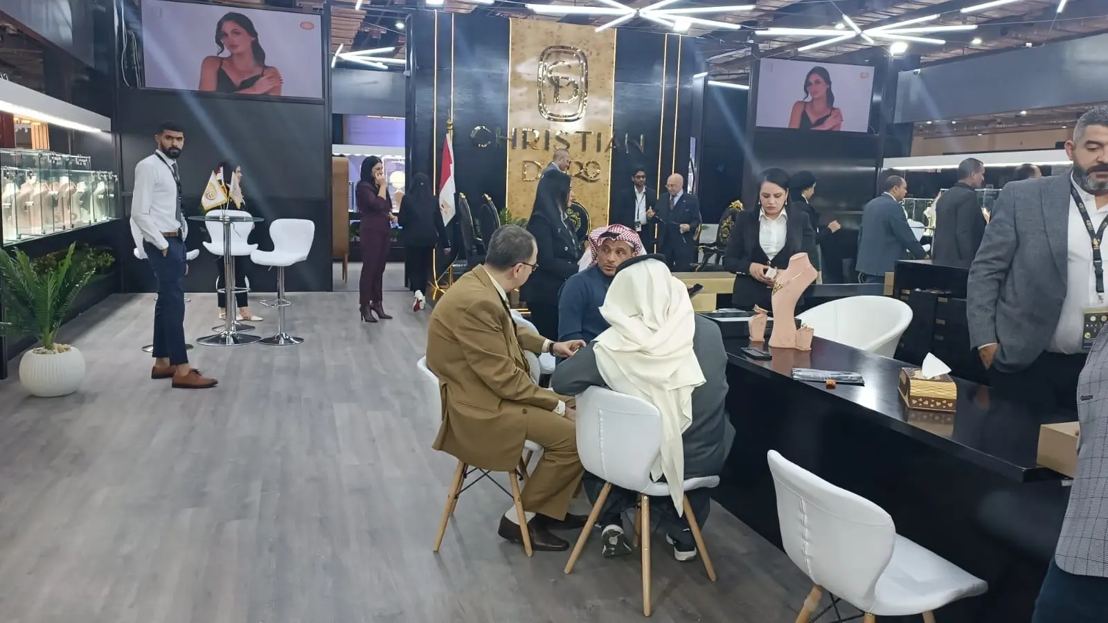 الذهب في السعودية يواصل الهبوط هذا الأسبوع بأكثر من 3% الذهب في السعودية يواصل الهبوط هذا الأسبوع بأكثر من 3%