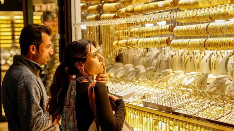 أسعار الذهب في السعودية اليوم الاثنين 2/2/2026.. تراجعات جديدة لعيار 24