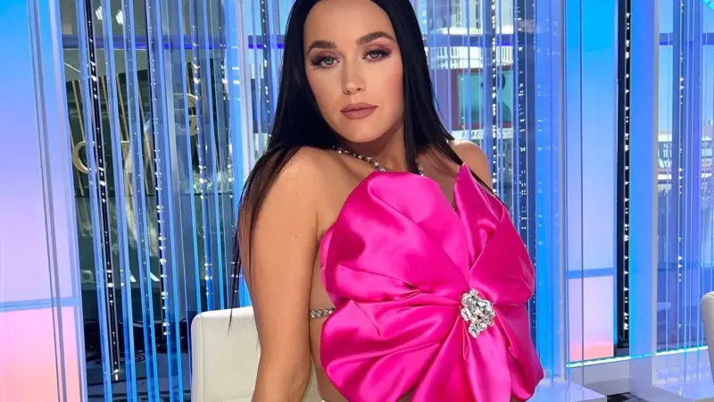 انهيار وبكاء كاتي بيري.. ماذا قال متسابق "أميريكان آيدول"؟