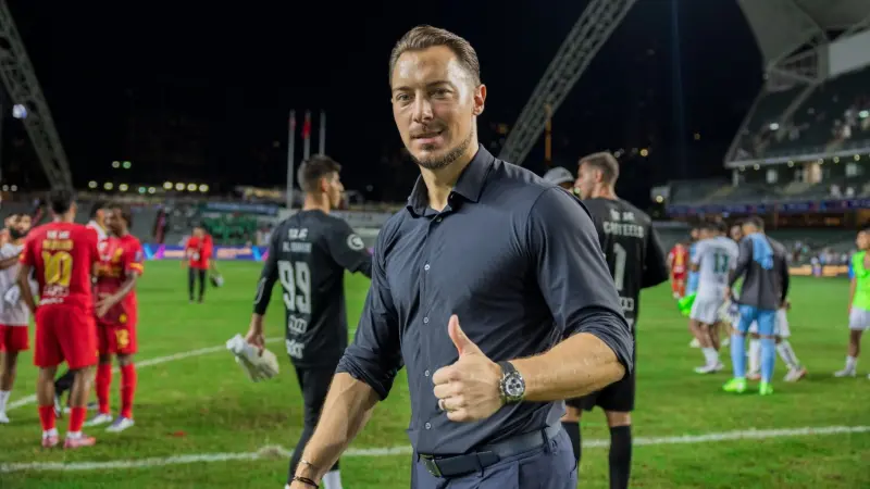 "هدفنا تحقيق اللقب".. يايسله يأمل تصحيح أخطاء الأهلي قبل لقاء النصر