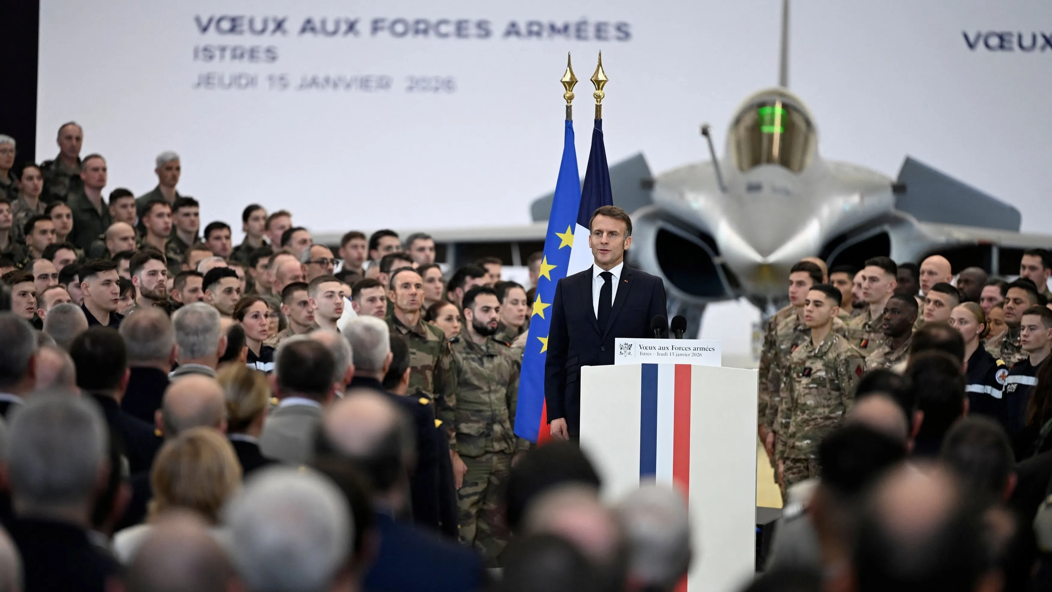 ماكرون يعلن نشر تعزيزات برية وجوية وبحرية في غرينلاند 