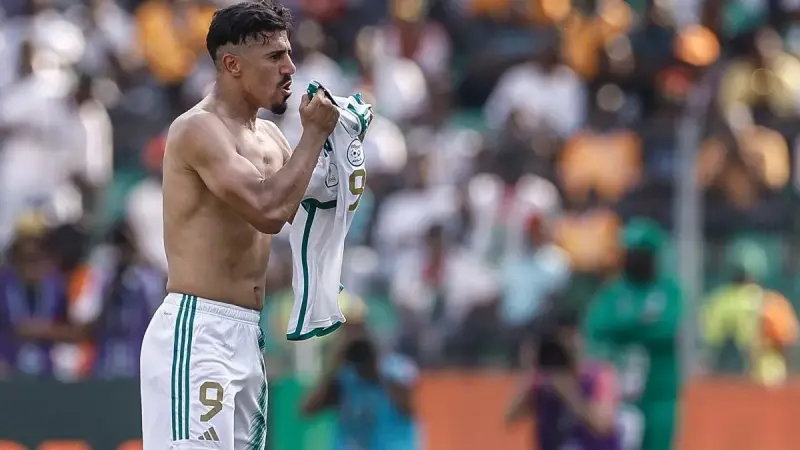 الأهلي المصري يقترب من ضم بغداد بونجاح.. خطوة واحدة تحسم الصفقة