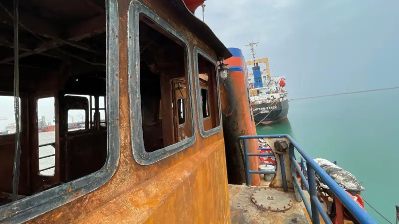 اليمن.. تقارير عن هجومين على سفينة قبالة مدينة الحديدة