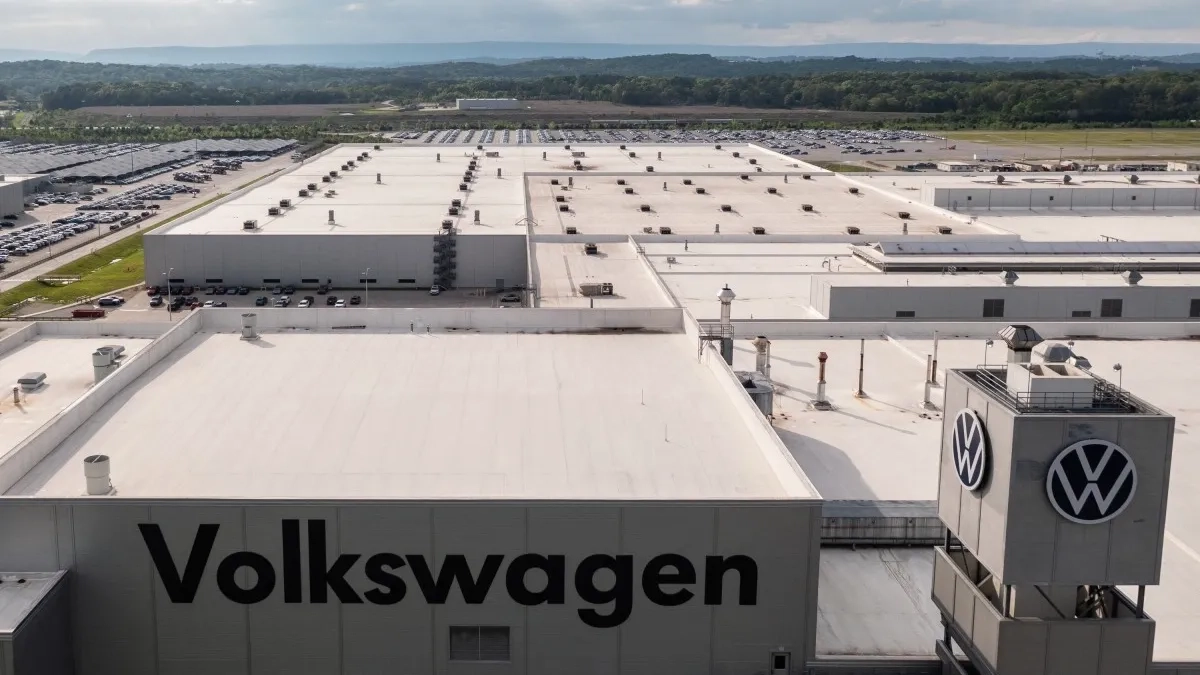 تراجع تسليم سيارات فولكسفاغن 4.9% بسبب انخفاض الطلب 