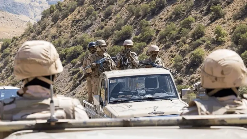 مقتل 4 أشخاص بينهم عسكريون في اشتباكات جنوب إيران