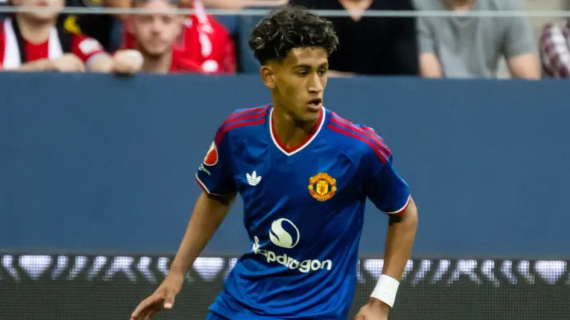 من هو جي جي غابرييل؟.. أصغر لاعب في تاريخ مانشستر يونايتد يستعد للتوهج مع كاريك