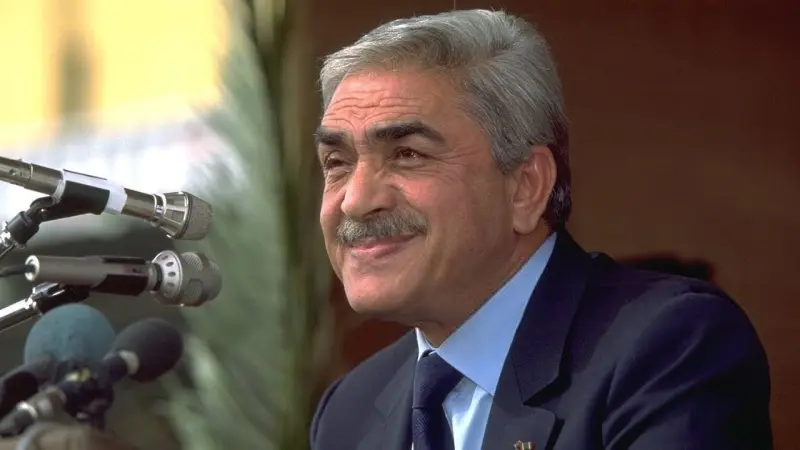 وفاة الرئيس الجزائري الأسبق ليامين زروال.. من هو؟