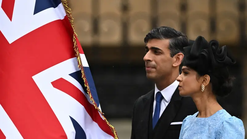 "ليس مجرد عرض".. ماذا قال ريشي سوناك عن تتويج الملك تشارلز؟