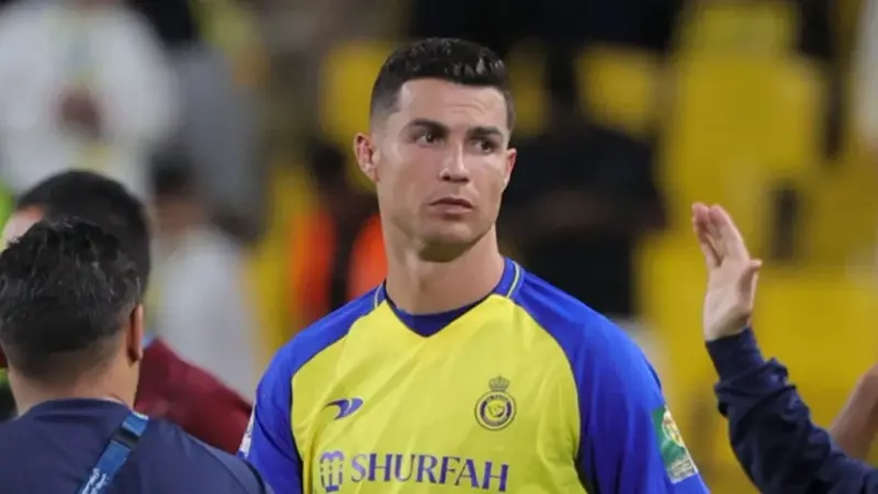 فيديو - رونالدو ينفعل على الطاقم التدريبي لنادي النصر.. والوحدة يصنع التاريخ