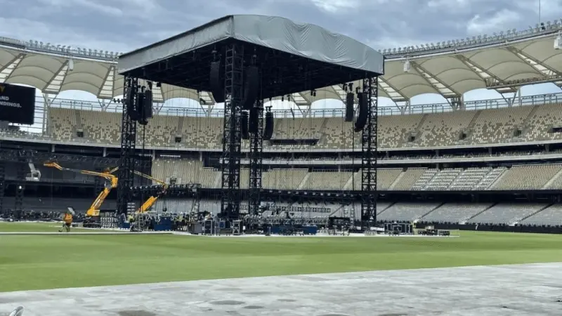 موعد عرض إليمنيشن تشامبر 2024.. راندي أورتون يعود للقفص من أجل ريسلمانيا 40