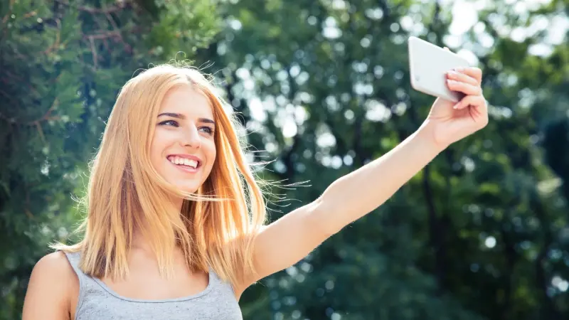 صورة "سيلفي" تكشف عن فرصة نجاتك من السرطان