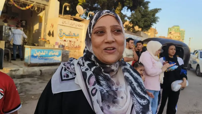أنقذته من الموت.. كيف تحملت والدة إمام عاشور قسوة الفقر لصناعة نجم الفراعنة؟