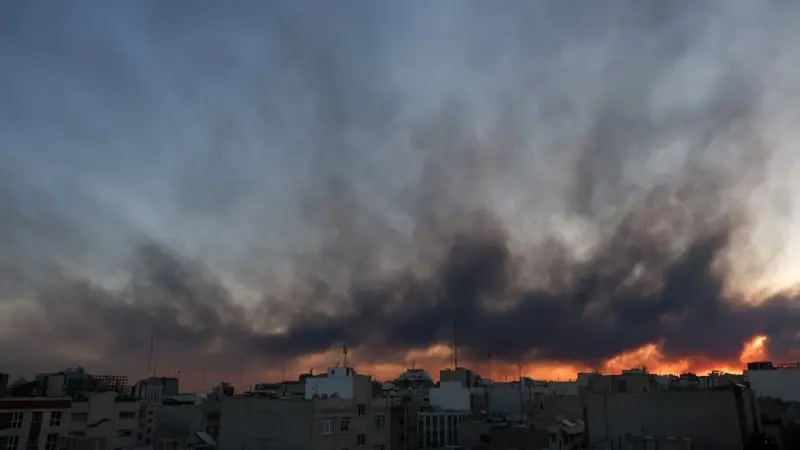 تقرير: حرائق سامة في العاصمة الإيرانية تثير مخاوف صحية وبيئية