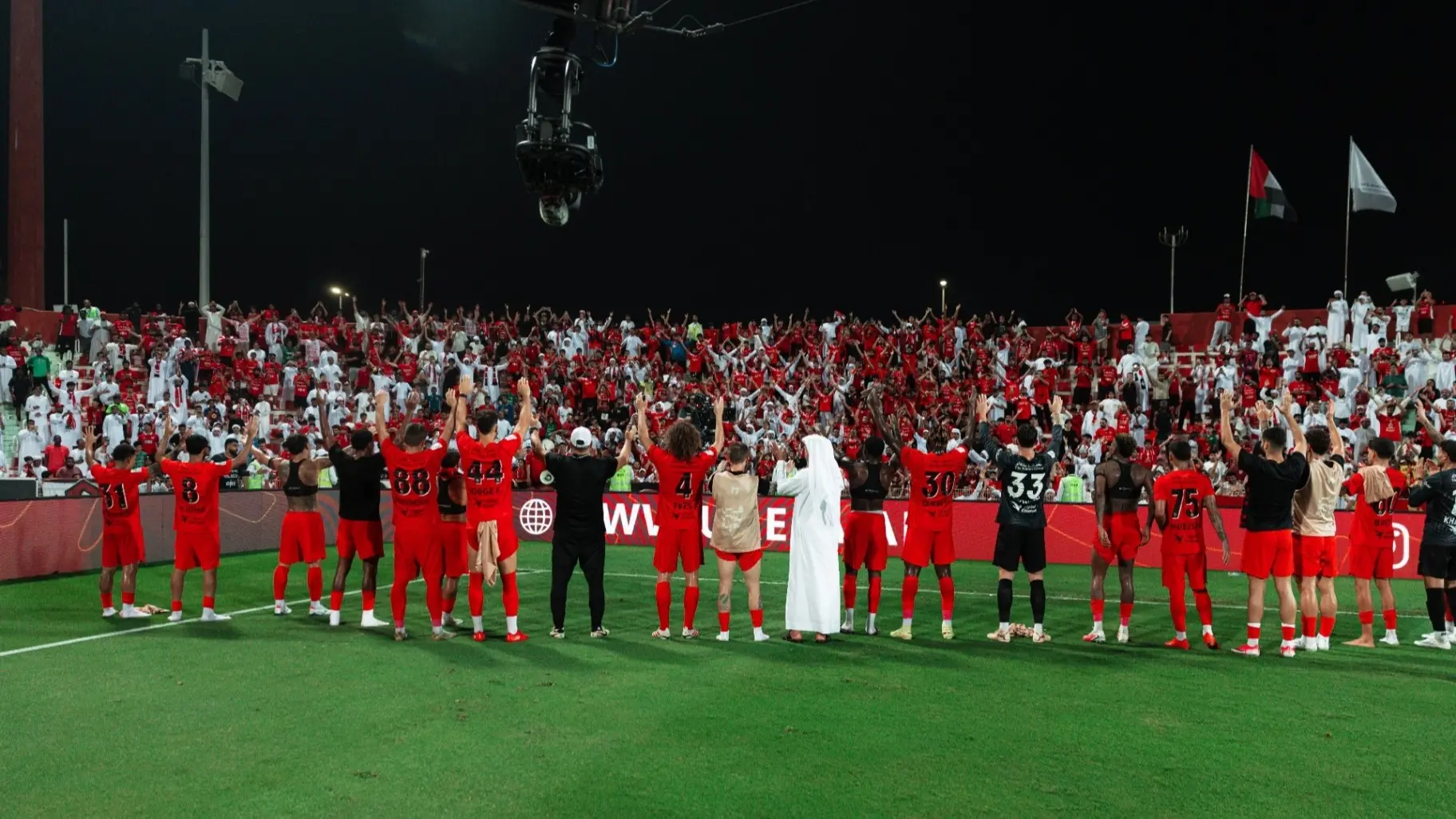 شباب الأهلي يطيح بحامل اللقب والجزيرة والوصل يتأهلان (إكس) شباب الأهلي يطيح بحامل اللقب والجزيرة والوصل يتأهلان (إكس)