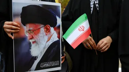 related_news_inside_blogsبين البكاء والاحتفال.. الشارع الإيراني يواجه لحظة فارقة بعد مقتل خامنئي